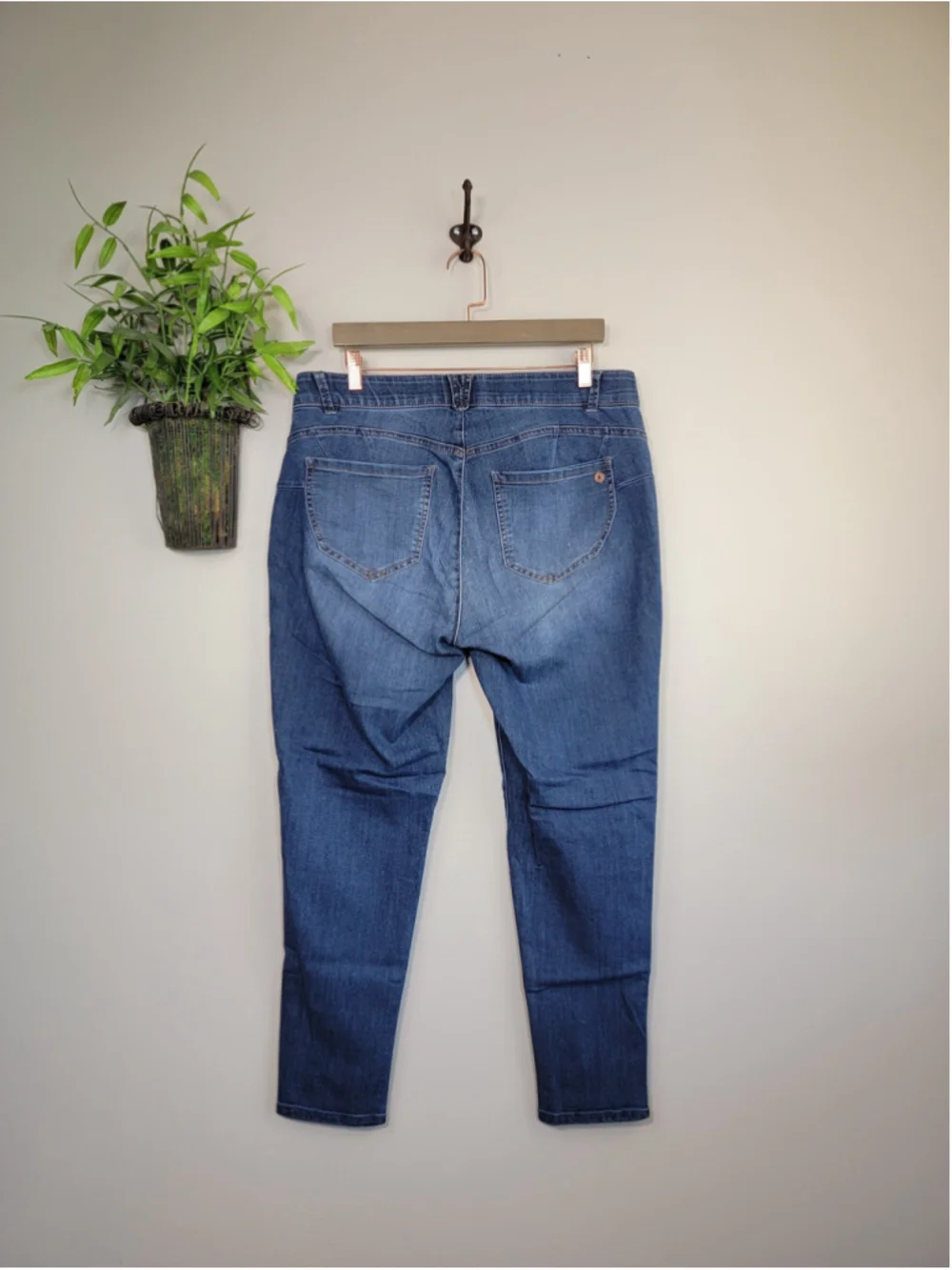Democracy 16W Skinny Jeans Mid Rise Medium Blue Stretch Sculpting Ab Solution - Picture 9 of 10